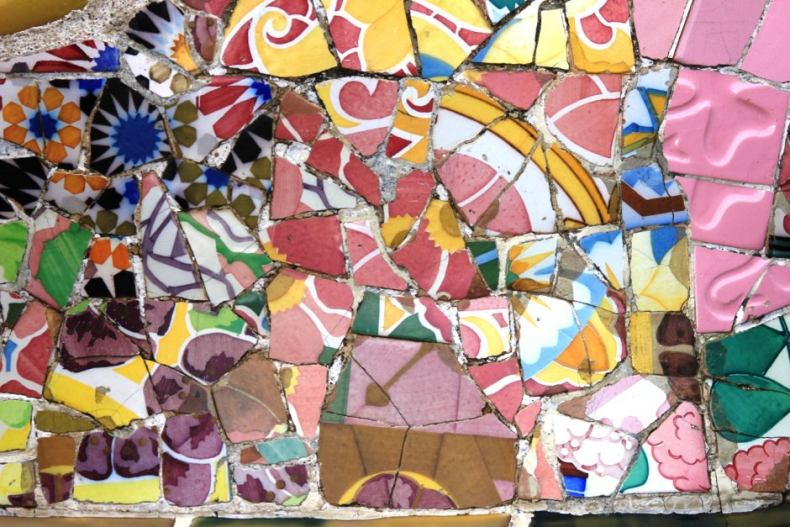 Мозаика из битой плитки: как выложить на полу и стене своими руками по  инструкции от мастера? Схема создания красивого орнамента из кафеля